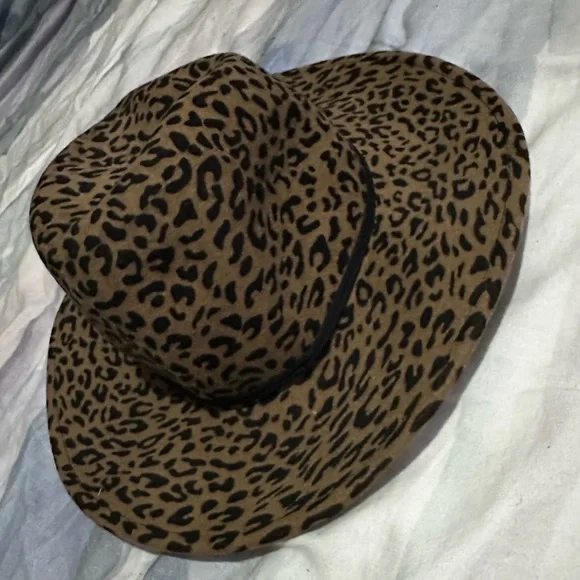 Lulu\'s Faux Fur Leopard-Print Hat Brown Leopard Hat - Faux Fur Cloche Hat - Fluffy Roller Hat  main image 3